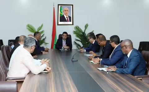 الوزير الأول يعقد اجتماعا يتعلق بتموين السوق بالمنتجات البترولية