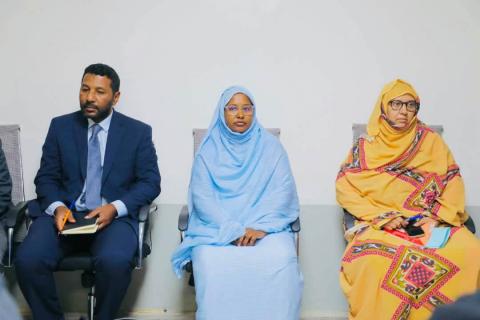 عمال الوكالة الوطنية لتنفيذ ومتابعة المشاريع ينظمون اجتماعهم الشهري